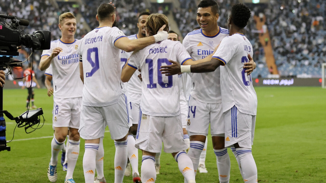 Ir al Video El Madrid gana la Supercopa y recupera la senda de los títulos con Ancelotti