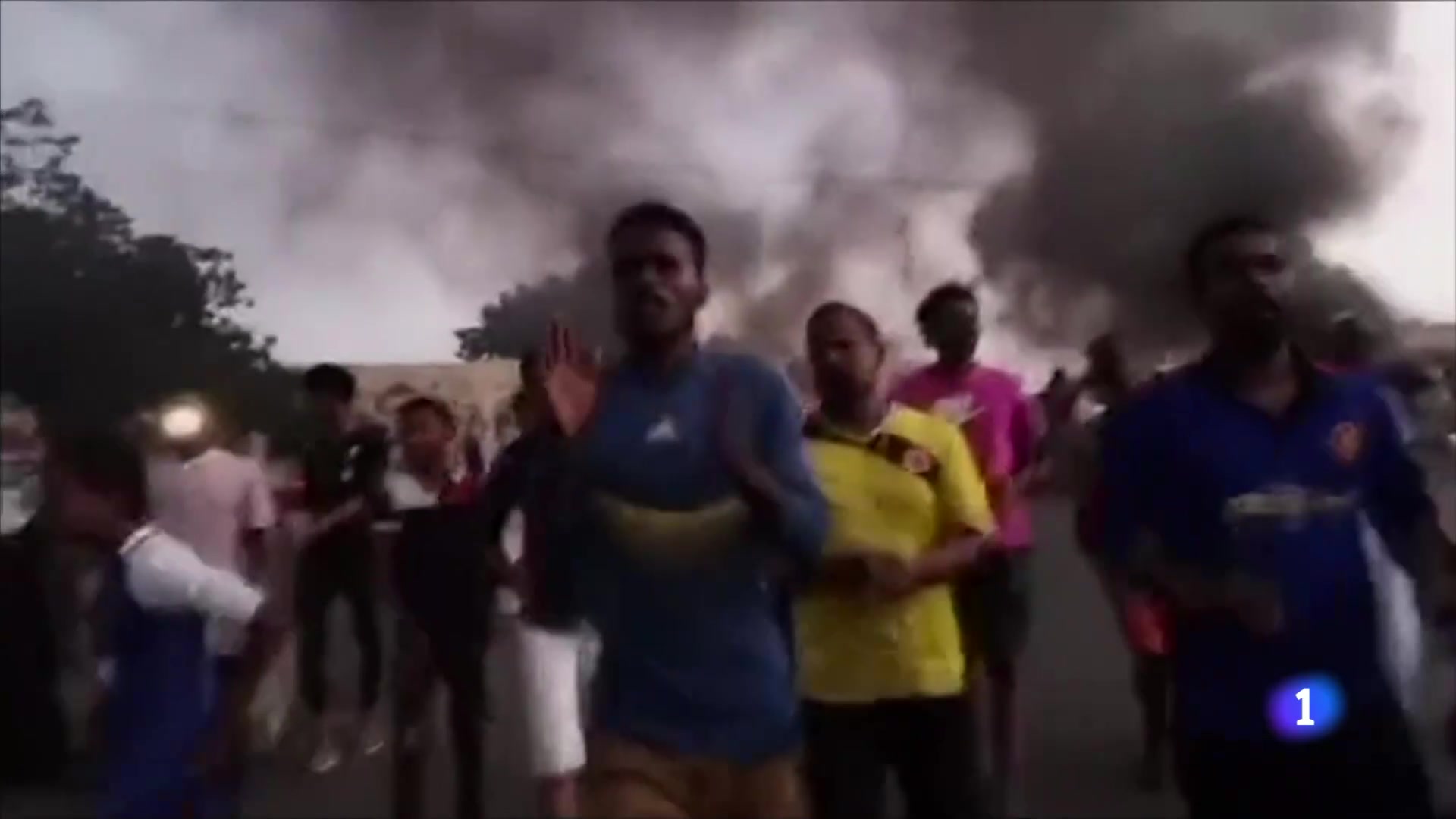 Ir al Video Los militares dan un golpe de Estado en Sudán y disuelven el gobierno de transición