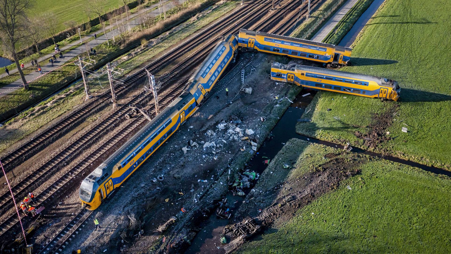 Descarrilamiento De Un Tren En Pa Ses Bajos Al Menos Un Muerto Y