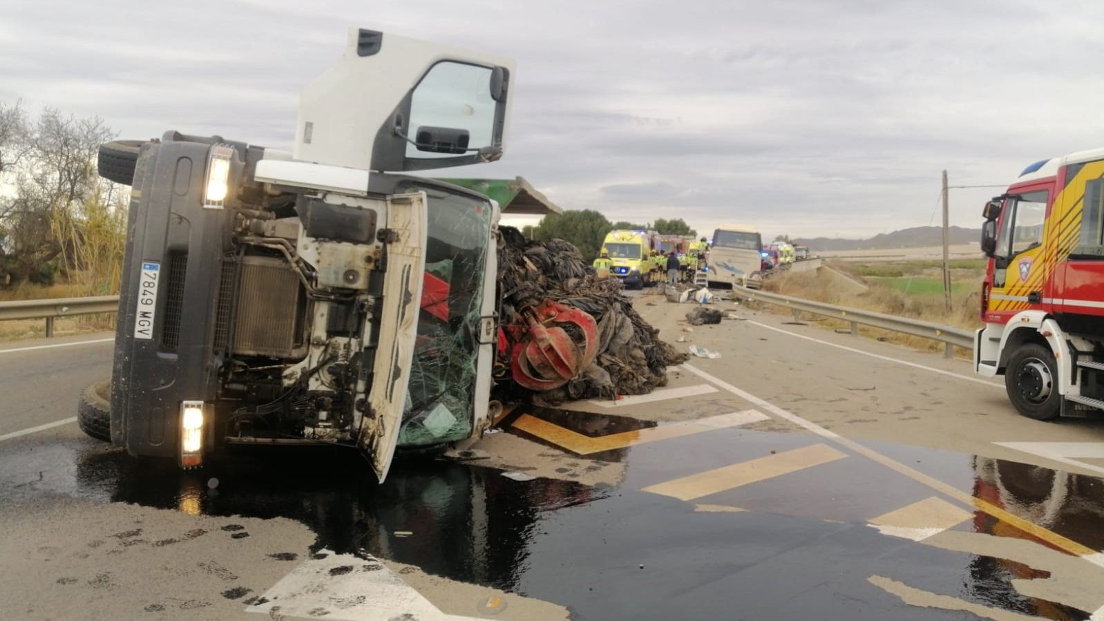 Una persona fallecida y 13 heridos en un accidente de tráfico en Lorca