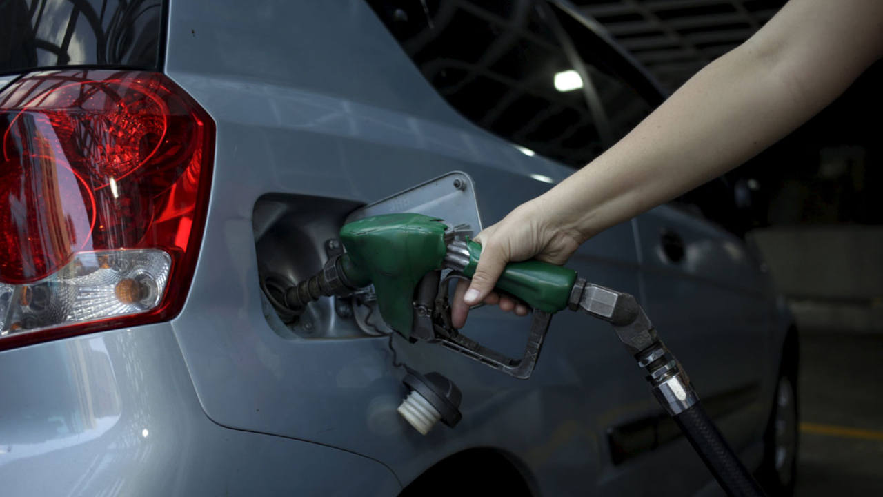 Opel la omega la gasolina la sustitución el filtro de combustible