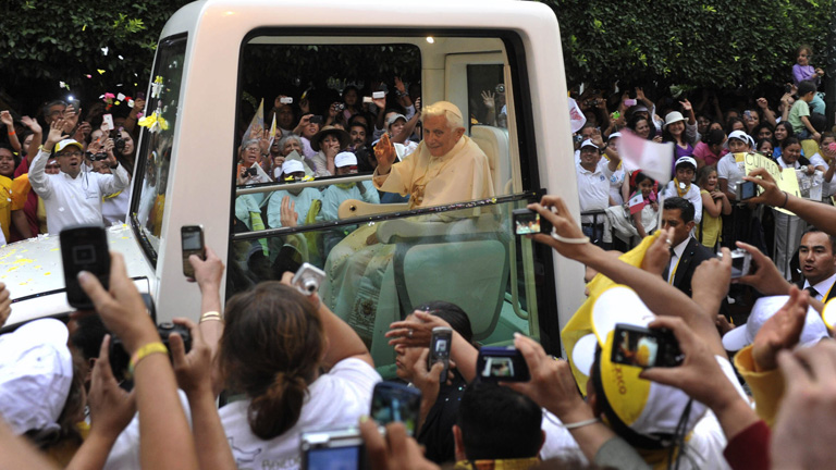 Multitudinaria Misa De Benedicto XVI Ante El Cristo Rey De Silao