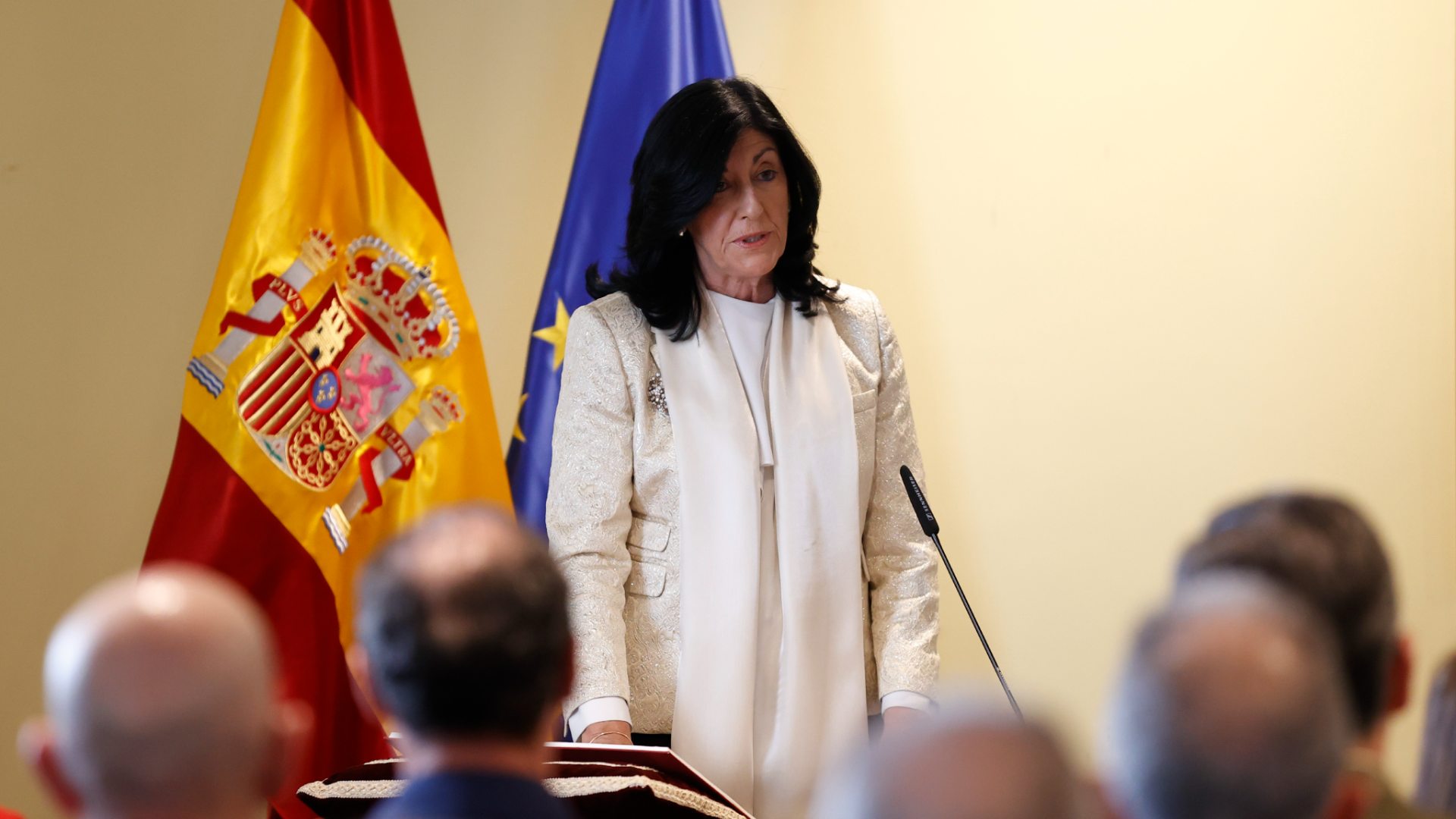 Ir al Video La nueva directora del CNI toma posesión agradeciendo a Esteban su "esfuerzo y dedicación": "Estamos al servicio de España"