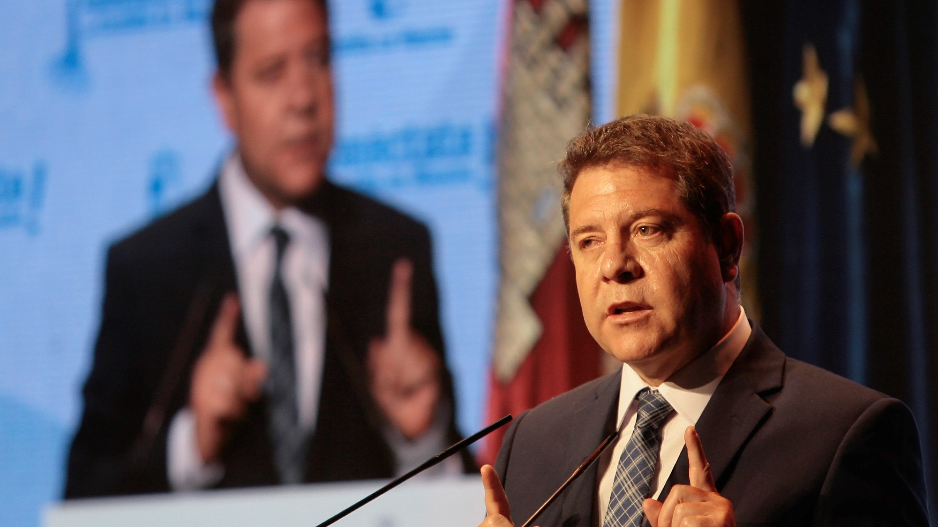 Ir al Video&nbsp;Page propone suprimir la mascarilla al aire libre antes de julio