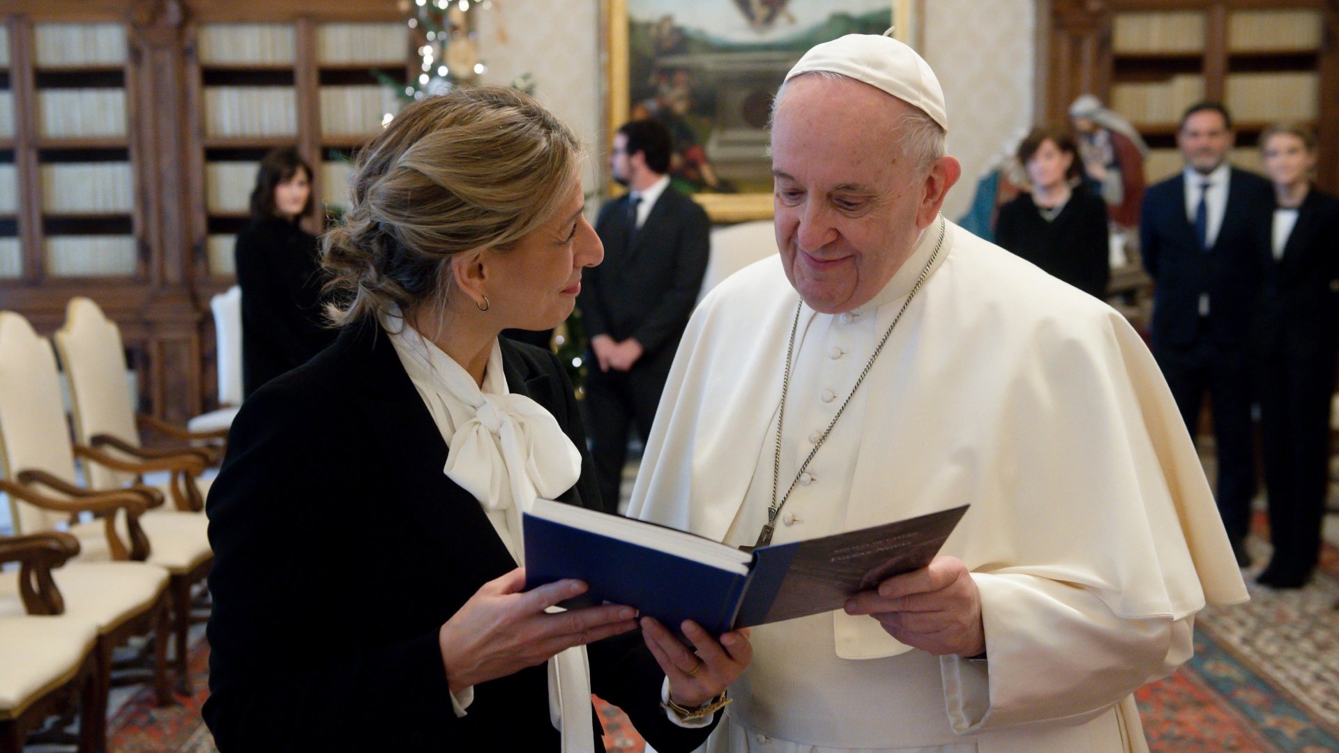 Ir al Video El papa recibe a Yolanda Díaz en el Vaticano