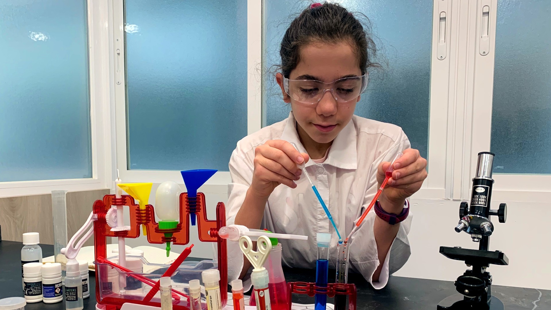 Pastora Torrero, tiene 11 años y tiene claro que quiere ser científica