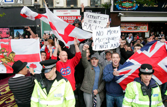 Una Pelea Entre Manifestantes Opuestos En Manchester Termina Con 48