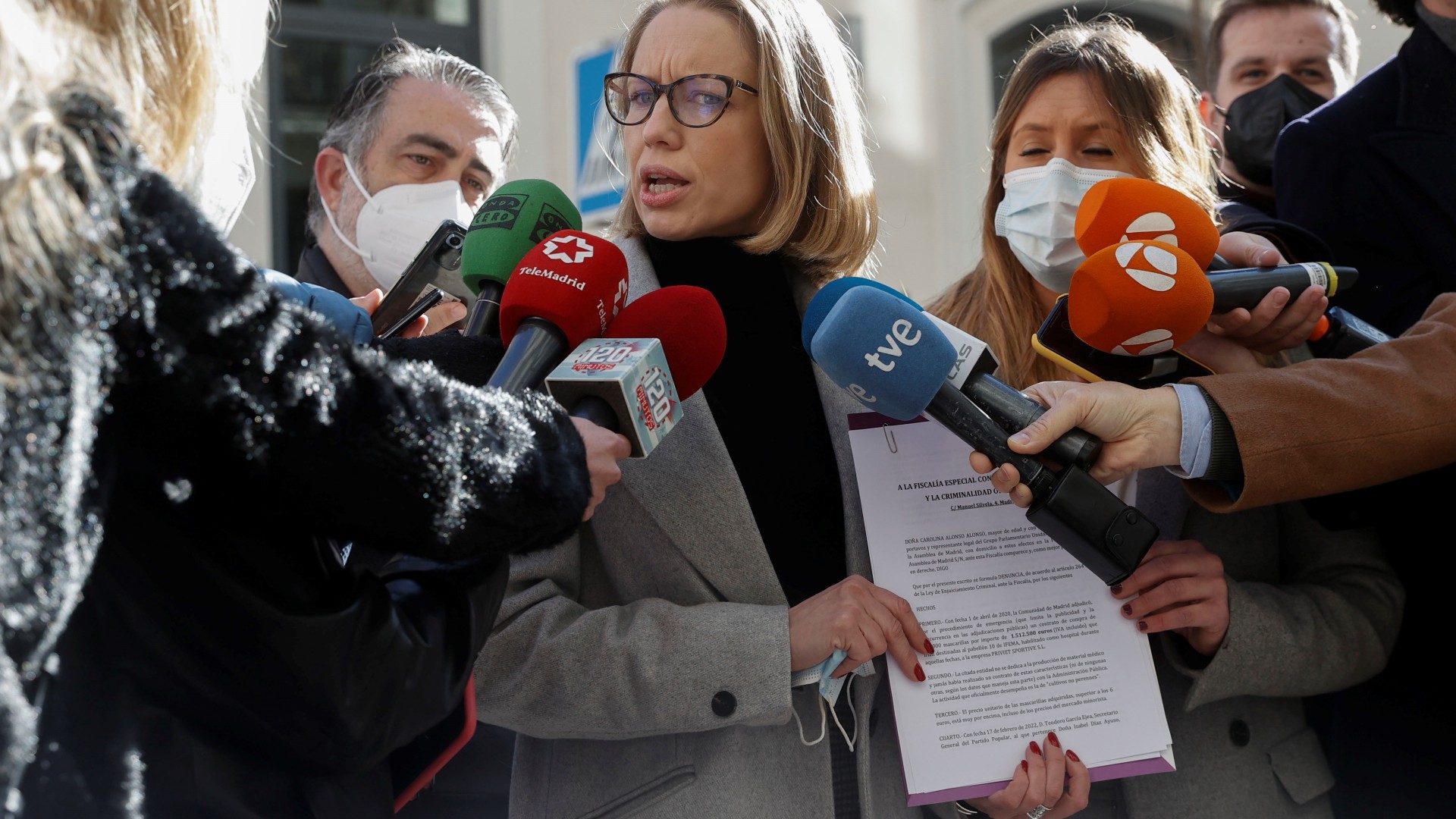 Ir al Video Podemos amplia la denuncia en la Fiscalía: "Ayuso ha cambiado la versión sobre los contratos"