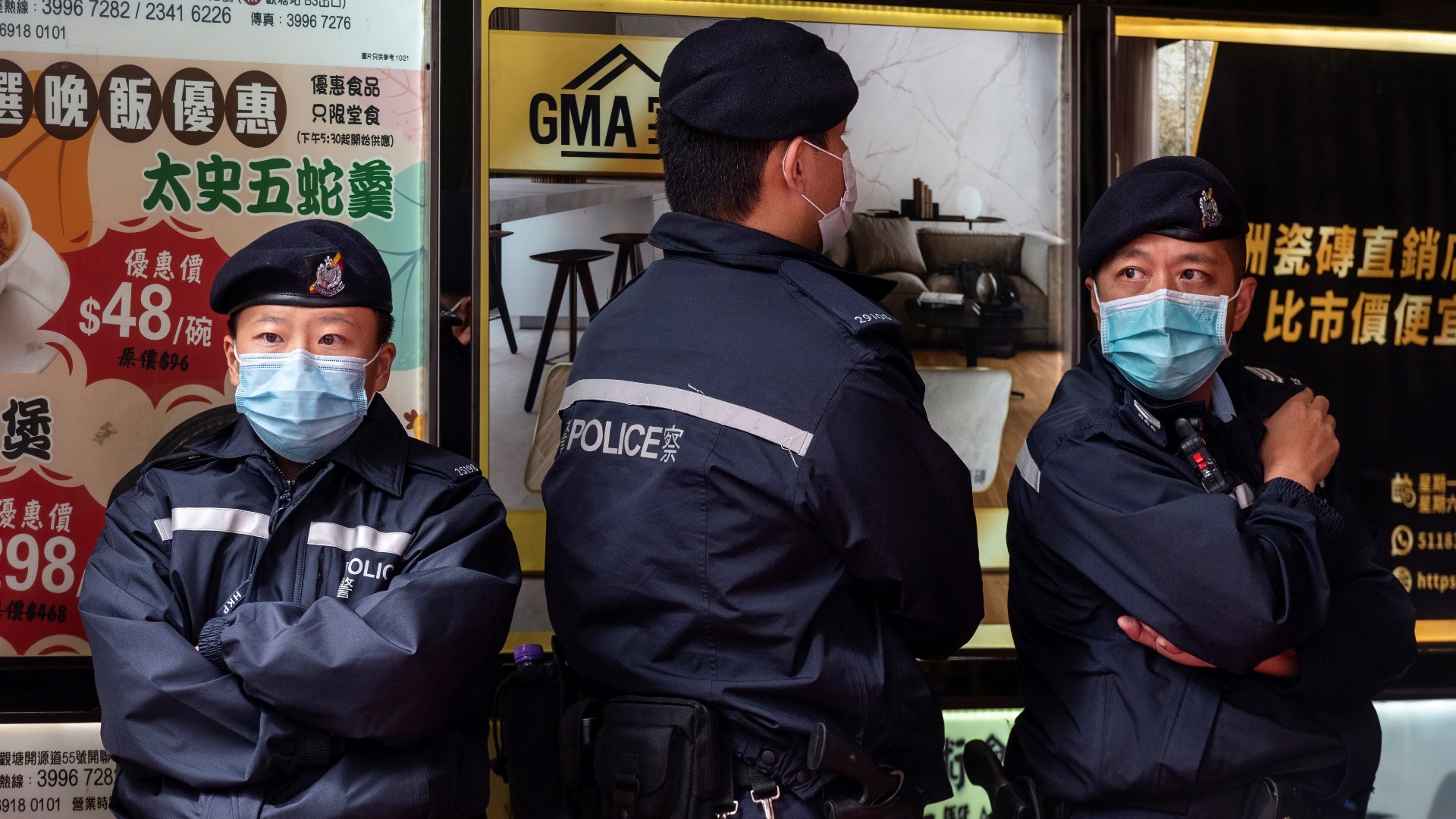 Ir al Video La policía de Hong Kong detiene a siete directivos de un periódico prodemocracia