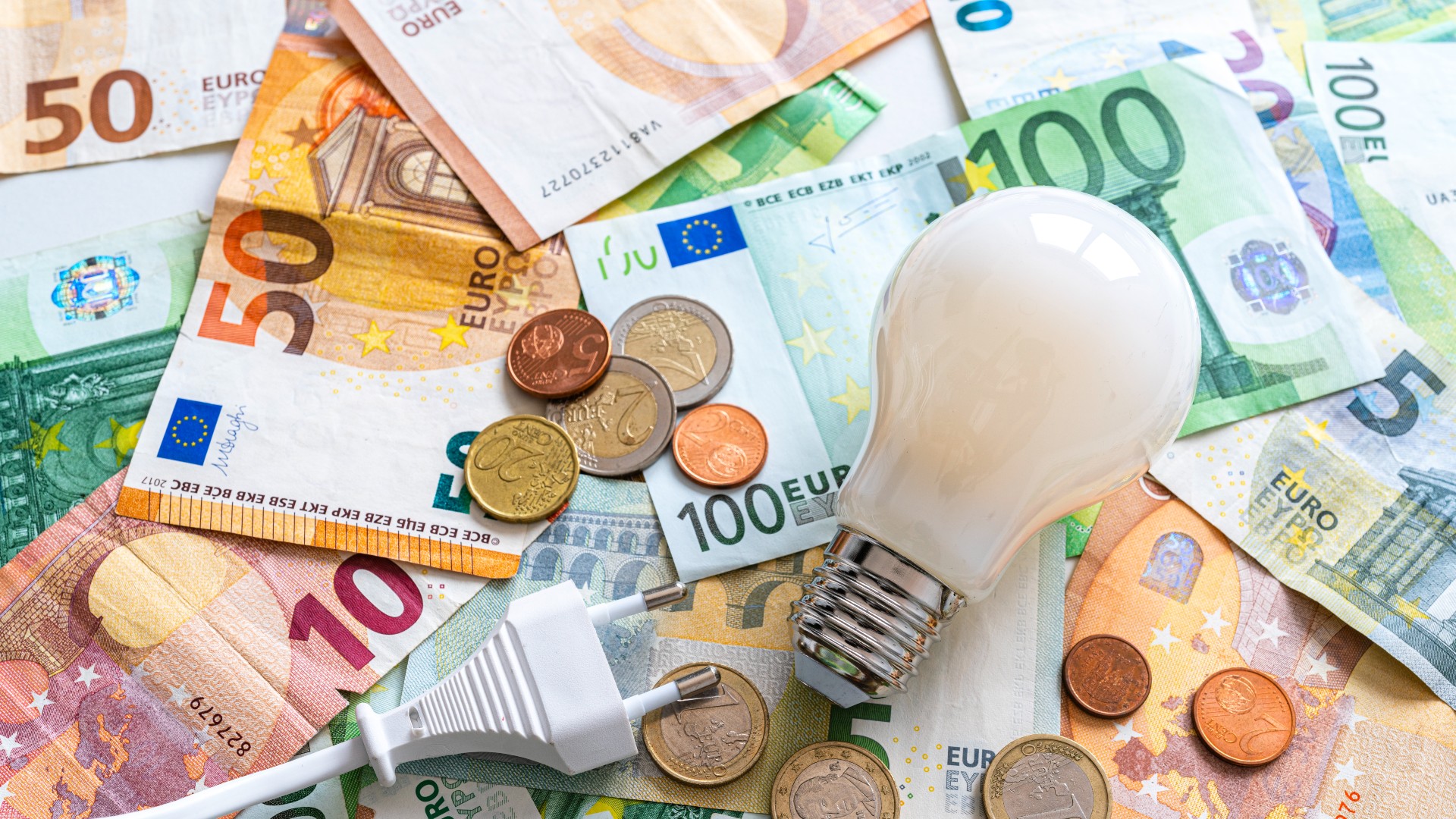 El Precio De La Luz Sube A Euros Mwh