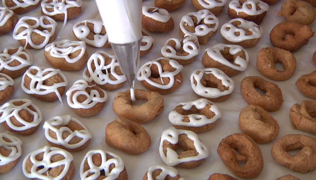 Descubre cómo hacer rosquillas fritas l RTVE es