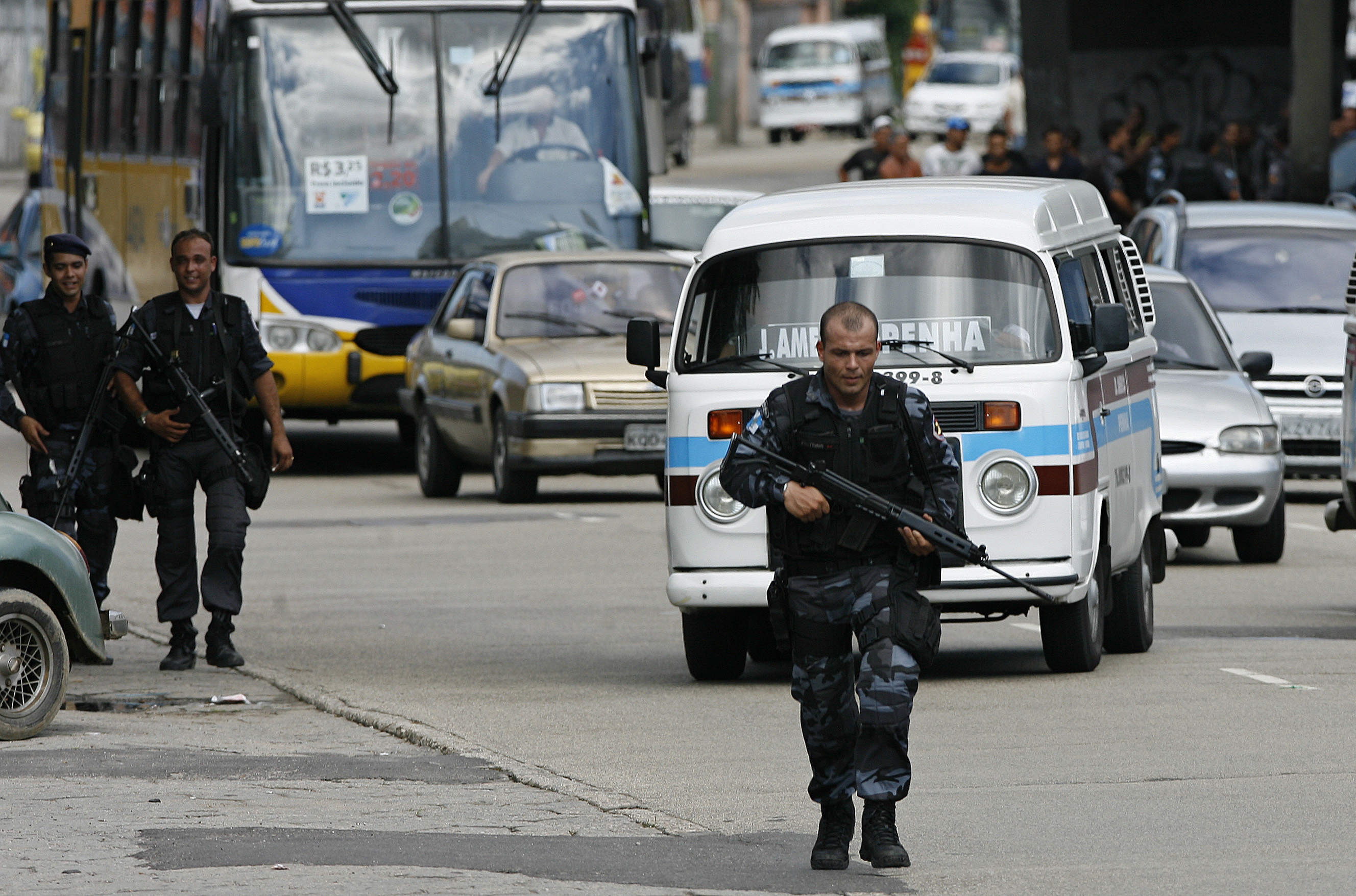 Río de Janeiro cumple una semana azotada por la violencia que deja 39