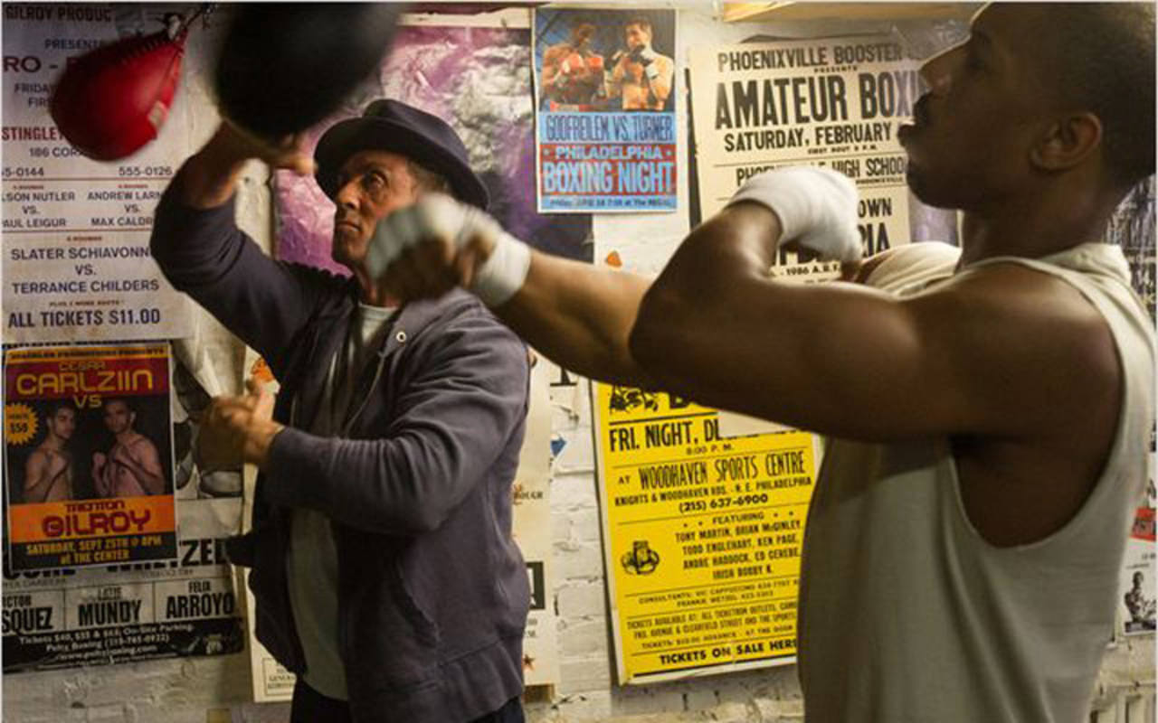 Rocky y Adonis (Silvester Stallone y Michael B. Jordan), entrenando
