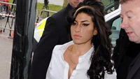 Ir al Video Se cumple el segundo aniversario del fallecimiento de Amy Winehouse