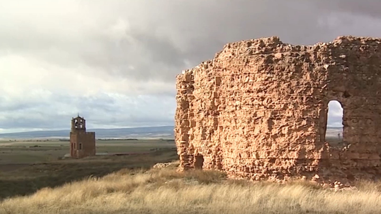 Ir al Video Sin rastro del misterioso monolito aparecido en Segovia