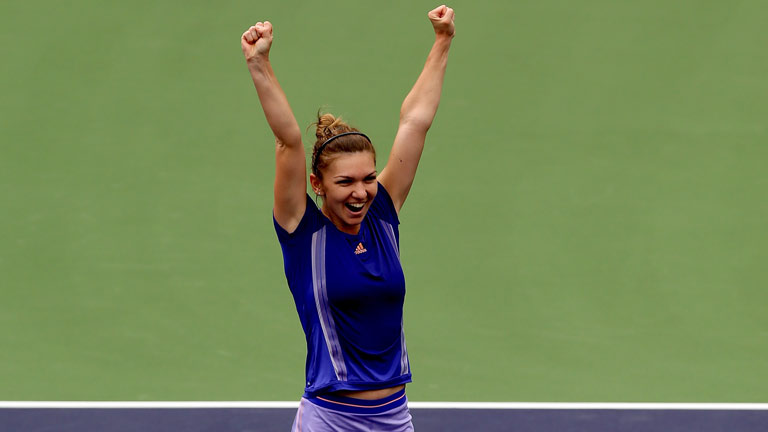 La tenista rumana Simona Halep celebra su triunfo en Indian Wells.