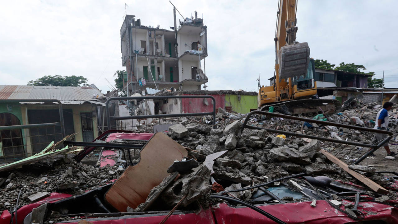 Ms de 600 muertos en un terremoto en Ecuador