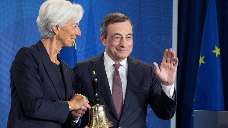 Traspaso de poderes entre el presidente saliente del BCE, Mario Draghi, y su sucesora, Christine Lagarde