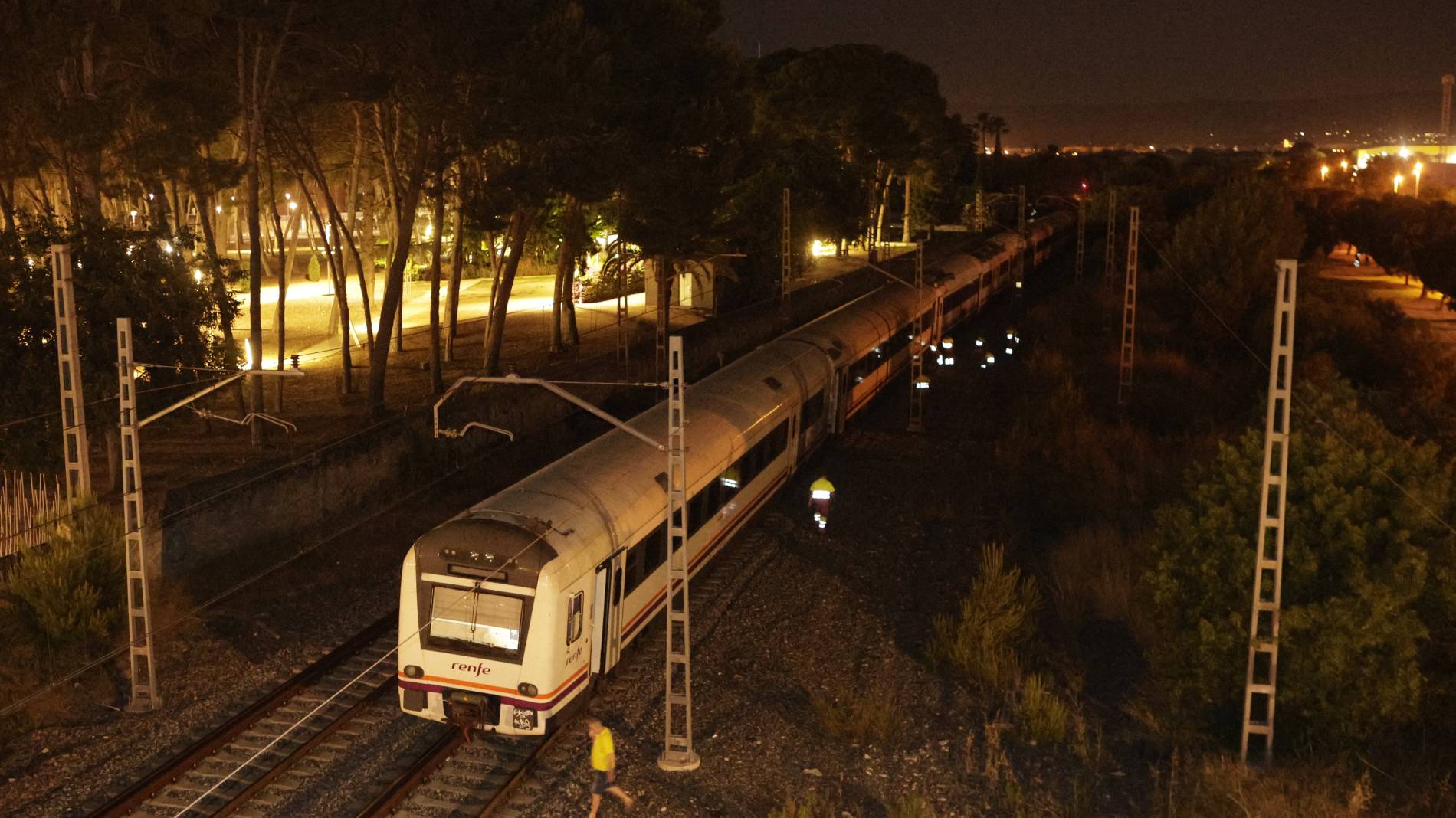 Ir al Video Una treintena de heridos en un choque de trenes en Vila-seca, Tarragona