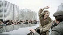 Ir al Video Tristeza y alegría por la muerte de Thatcher