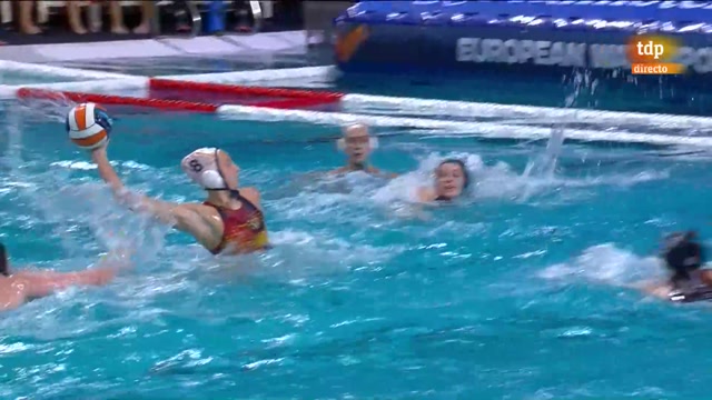 Europeo femenino waterpolo España gana a Francia con ritmo