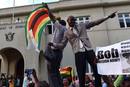 Ir a Fotogaleria  Las calles de Zimbabue celebran la dimisión de Mugabe