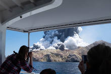 Ir a Fotogaleria &nbsp;La erupci&oacute;n del volc&aacute;n neozeland&eacute;s Whakaari
