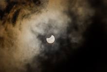Ir a Fotogaleria &nbsp;El eclipse solar en Sudam&eacute;rica, en im&aacute;genes
