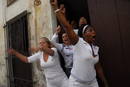 Ir a Fotogaleria  Partidarios del régimen cubano, contras las Damas de Blanco