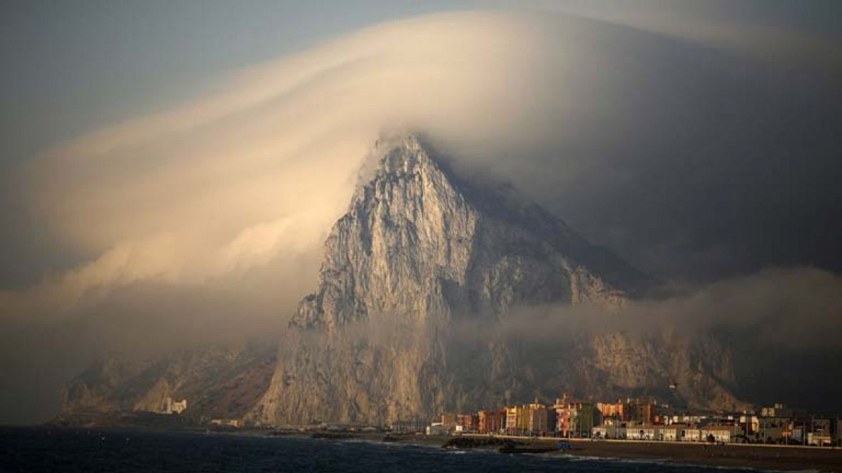 Resultado de imagen de gibraltar y dinero