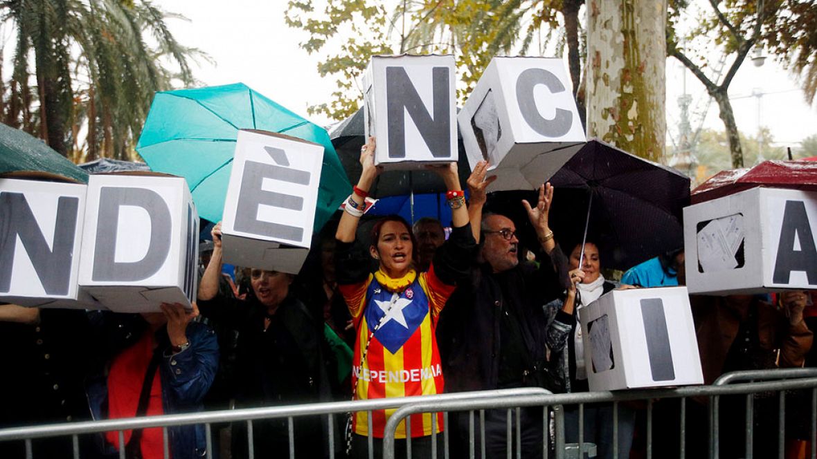 El CGPJ apoya a los jueces catalanes por las protestas y la Generalitat defiende que son "actos de solidaridad" El CGPJ apoya a los jueces catalanes por las protestas y la Generalitat defiende que son "actos de solidaridad"