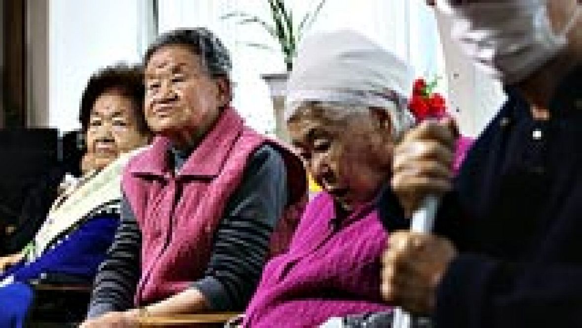 Japón acuerda con Corea del Sur indemnizar a las esclavas sexuales de la II Guerra Mundial Japón acuerda con Corea del Sur indemnizar a las esclavas sexuales de la II Guerra Mundial