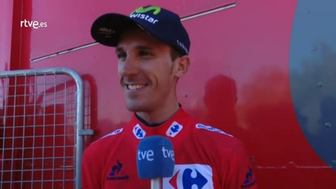 El joven murciano del Movistar tir&oacute; muy fuerte en los 1,8 kil&oacute;metros de la subida al Mirador, tanto que no solo rompi&oacute; al grupo sino que descolg&oacute; a sus jefes Alejandro Valverde y Nairo Quintana y es el nuevo maillot rojo de la competici&oacute;n.