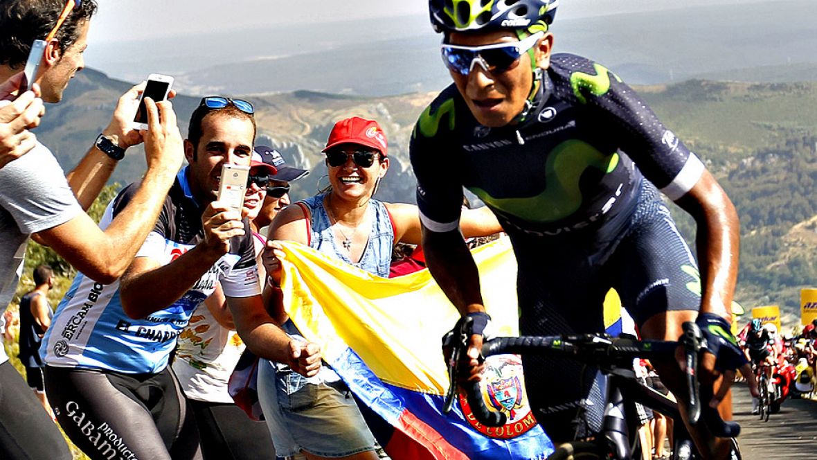 El colombiano Nairo Quintana (Movistar) se ha impuesto en la décima etapa de la Vuelta a España disputada a través de 188,7 kilómetros entre Lugones y Lagos de Covadonga y ha recuperado el maillot rojo de líder.