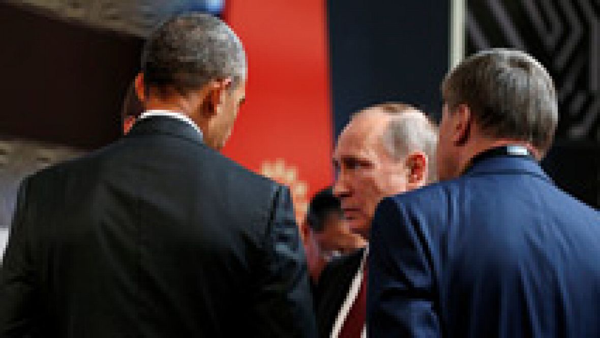 Obama y Putin dialogan brevemente sobre Ucrania y Siria en el marco del APEC