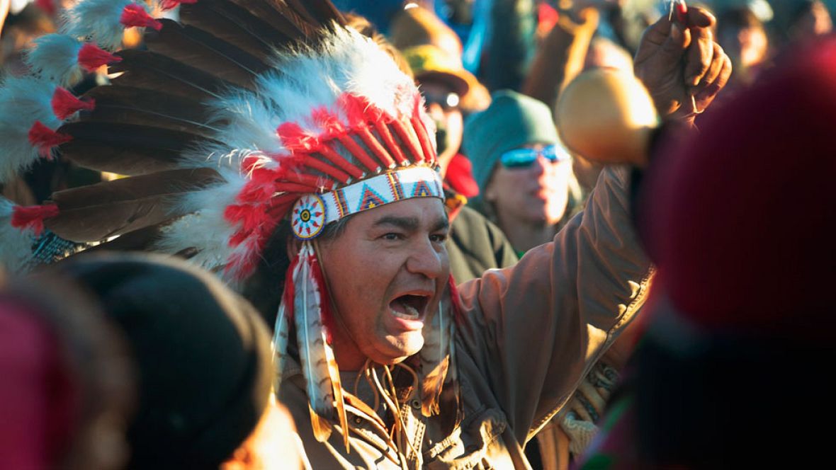EE.UU. renuncia al trazado inicial de un oleoducto en Dakota del Norte tras las protestas de los Sioux EE.UU. renuncia al trazado inicial de un oleoducto en Dakota del Norte tras las protestas de los Sioux