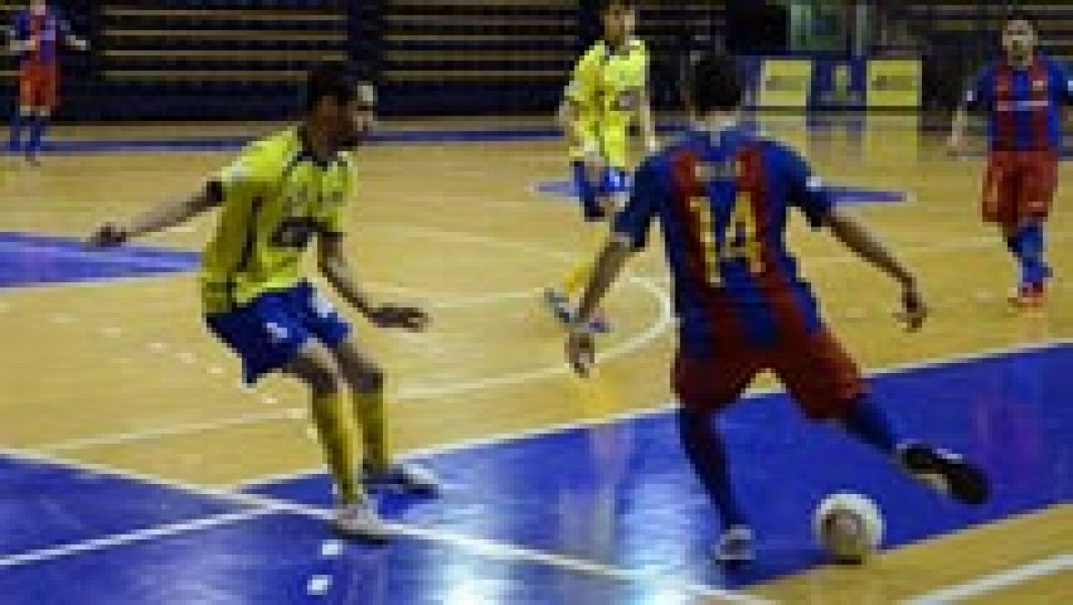 Inter se pone líder aprovechando los malos minutos finales del FC Barcelona en Gran Canaria Inter se pone líder aprovechando los malos minutos finales del FC Barcelona en Gran Canaria