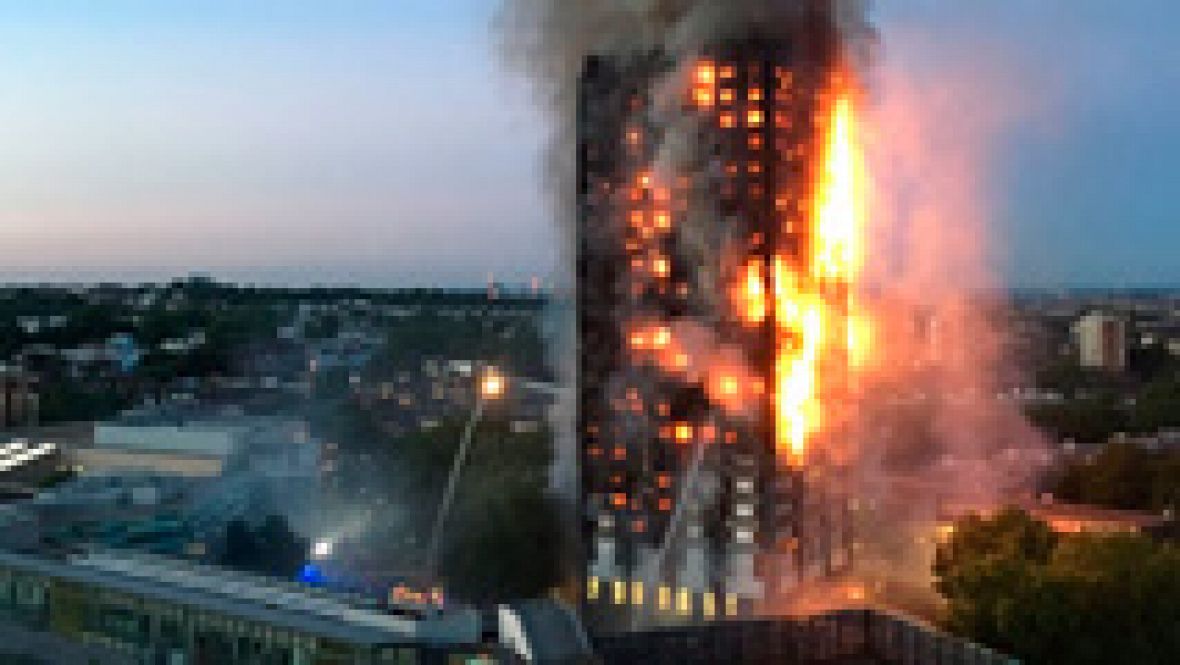 Image result for IMAGENES DEL incendio en la Torre Grenfell
