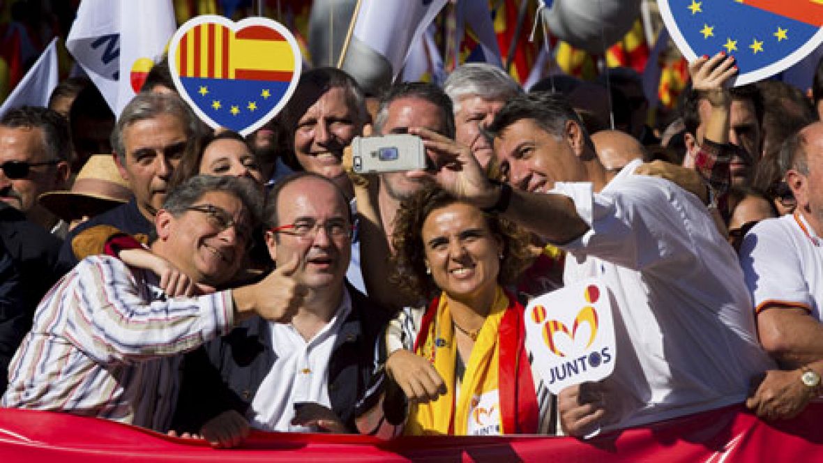 Los líderes políticos llaman en Barcelona a "llenar las urnas" el próximo 21 de diciembre Los líderes políticos llaman en Barcelona a "llenar las urnas" el próximo 21 de diciembre