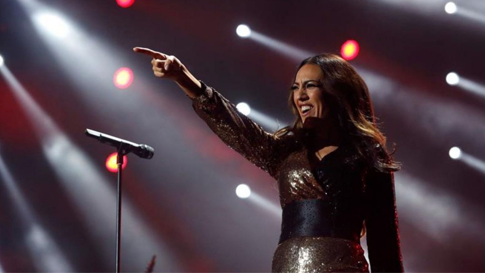 Asuntos propios - Mónica Naranjo y 'Madame Noir' - Escuchar ahora