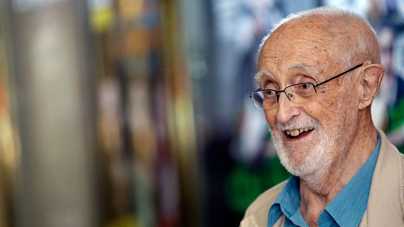 En días como hoy - José Luis Sampedro: "Sigo indignado" | Escuchar