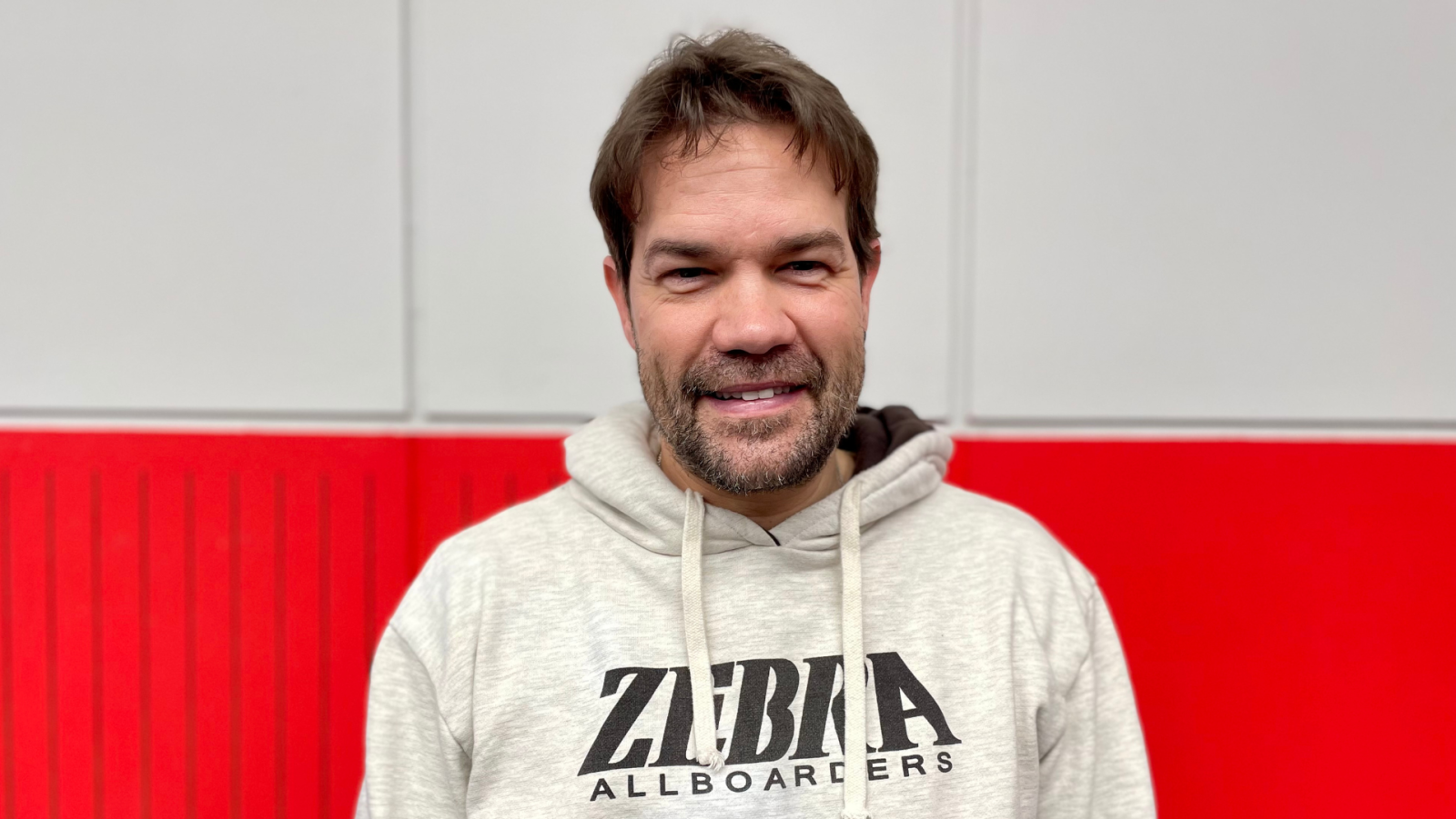 Mañana más - Las escaleras que le cambiaron la vida a Juan Dávila - escuchar ahora