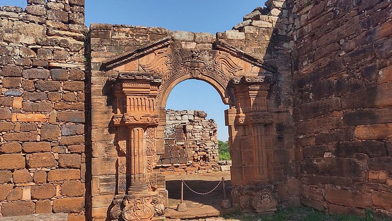El gallo que no cesa - Tierra sin límites: El recorrido de los jesuitas en América - Escuchar ahora