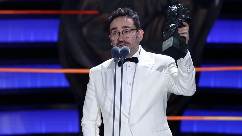 España a las 8 Fin de semana - 'La sociedad de la nieve' triunfa en la gala reivindicativa de los Goya