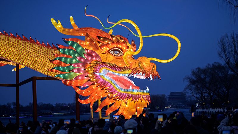 Cinco continentes - "El efecto dragón" en la natalidad china - Escuchar ahora