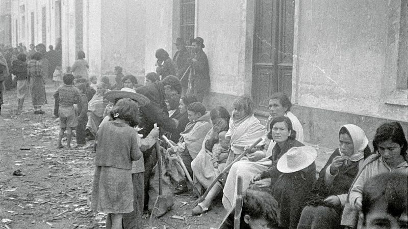 El gallo que no cesa - Nos sumergimos en la historia de La Desbandá - Escuchar ahora