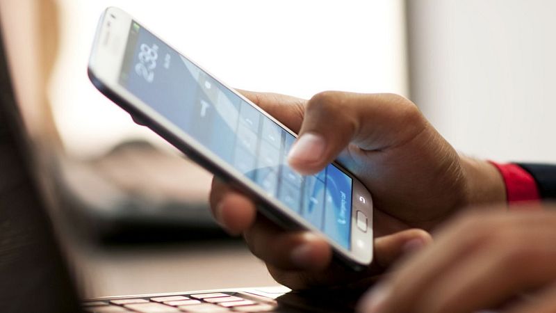 L'explotació laboral en mines, l'altra cara dels telèfons mòbils | Escoltar