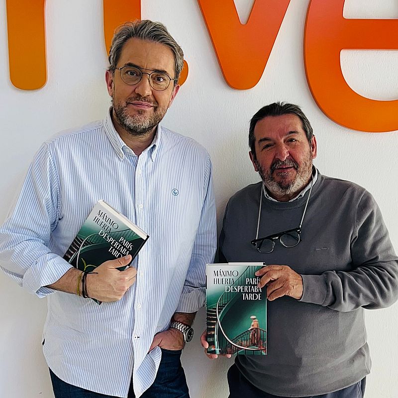 Máximo Huerta, París despertaba tarde - Escuchar ahora