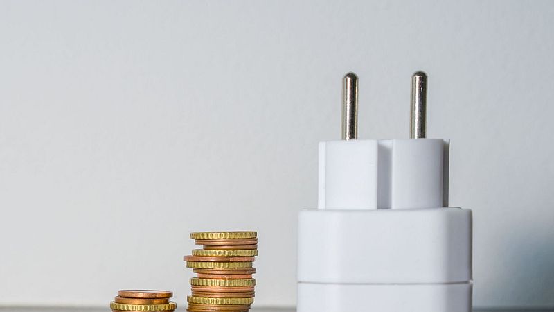 Las Mañanas de RNE con Iñigo Alfonso - El IVA de la luz podría mantenerse al 21% hasta junio