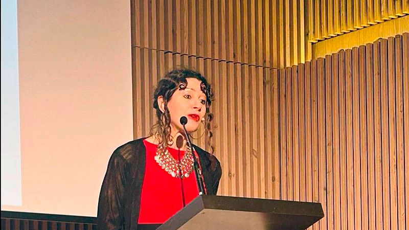 Construyendo memoria - Gloria Poyatos